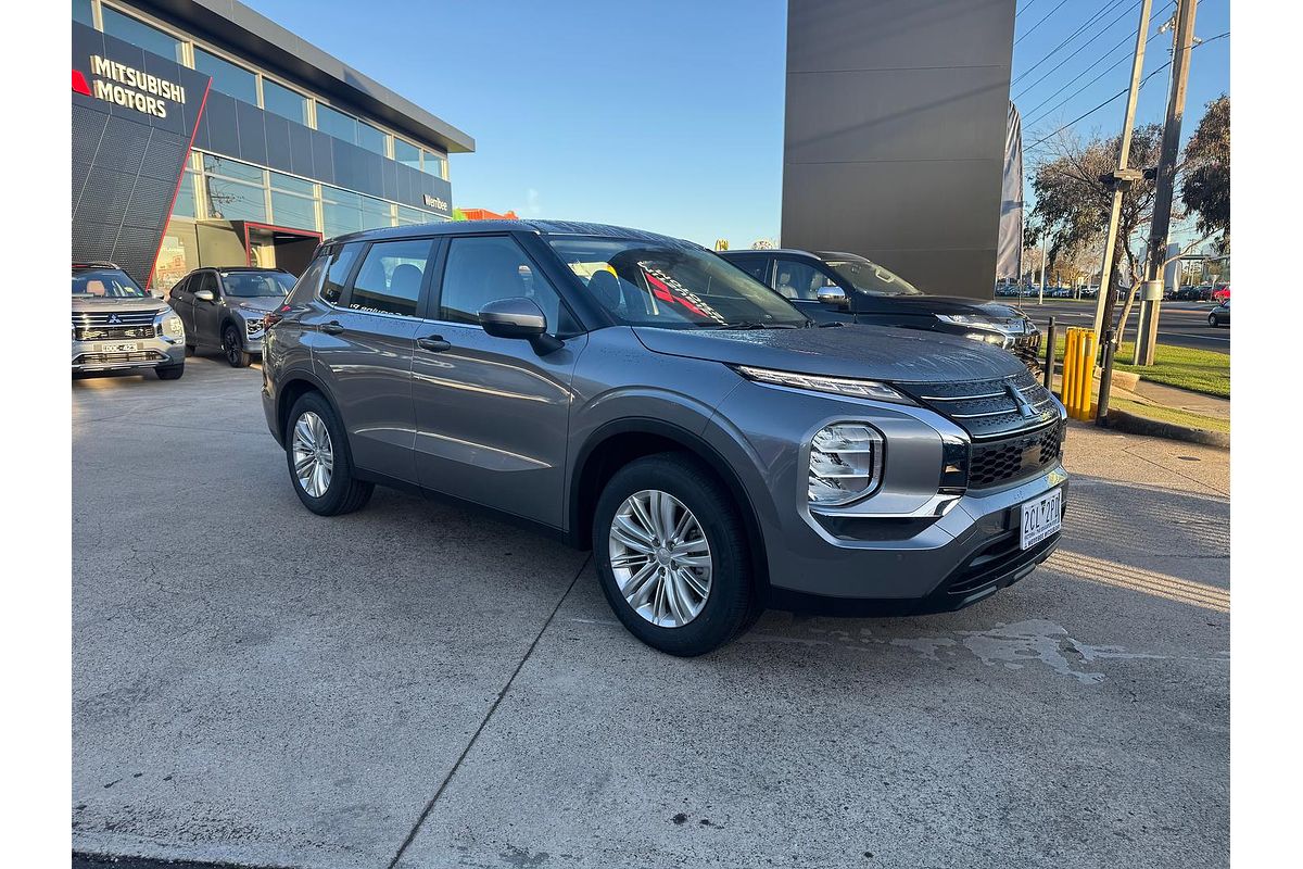 2023 Mitsubishi Outlander ES ZM