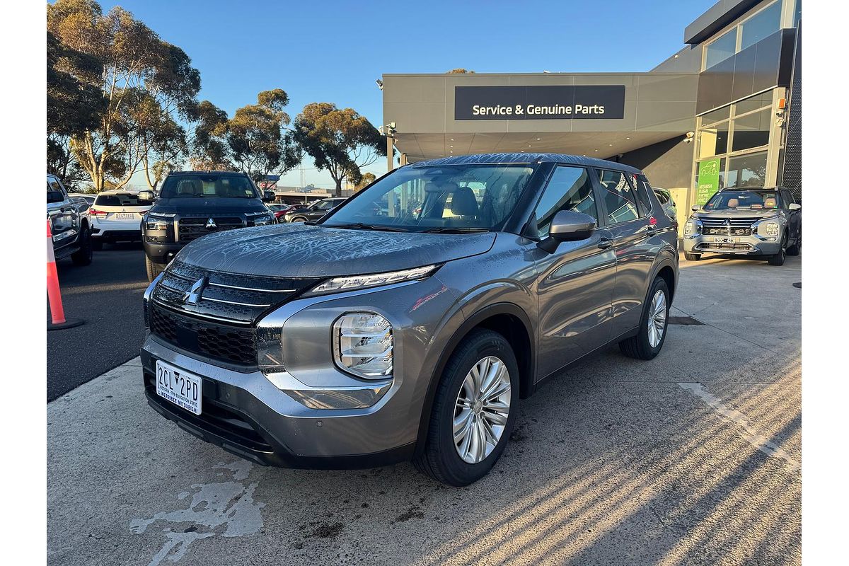 2023 Mitsubishi Outlander ES ZM