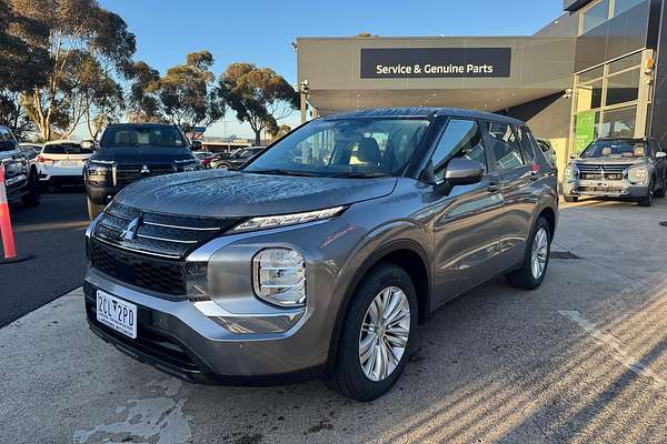 2023 Mitsubishi Outlander ES ZM