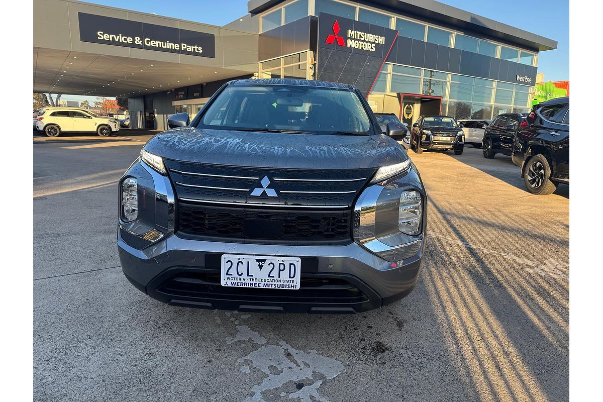 2023 Mitsubishi Outlander ES ZM