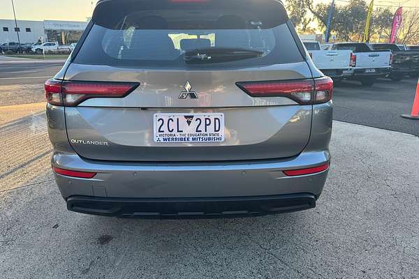 2023 Mitsubishi Outlander ES ZM