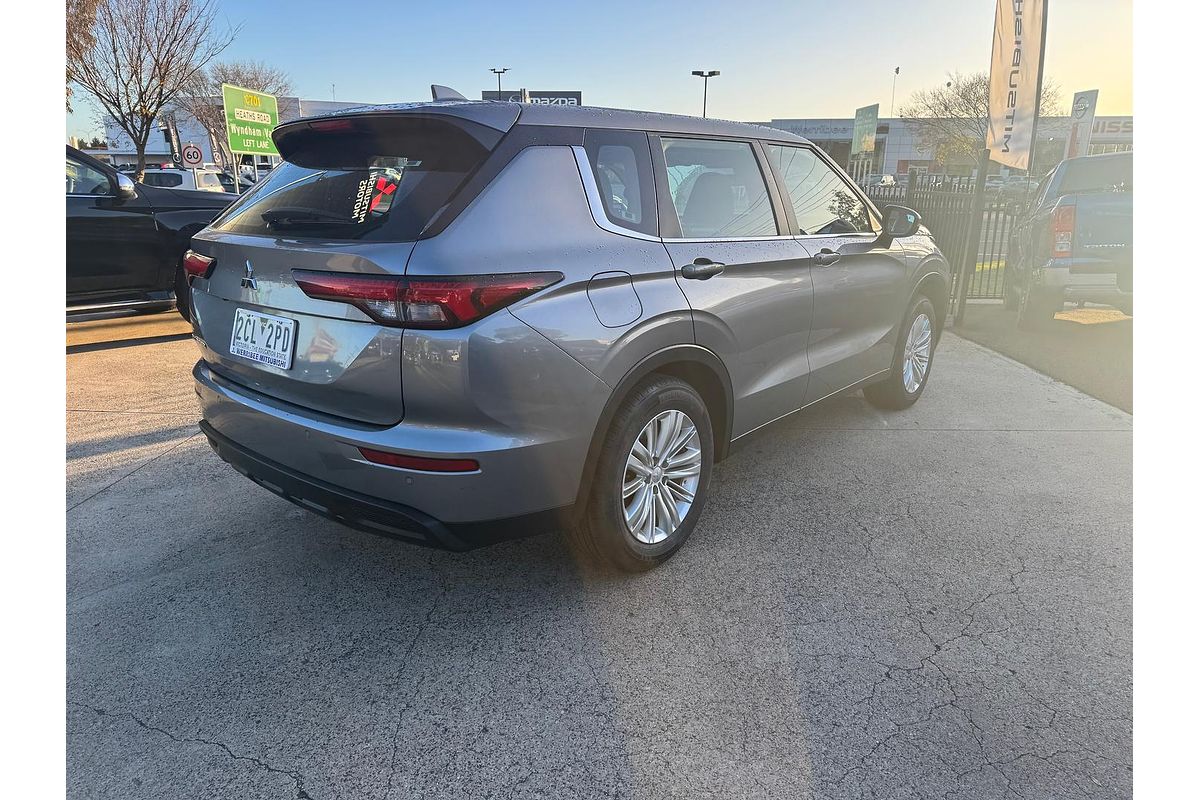 2023 Mitsubishi Outlander ES ZM