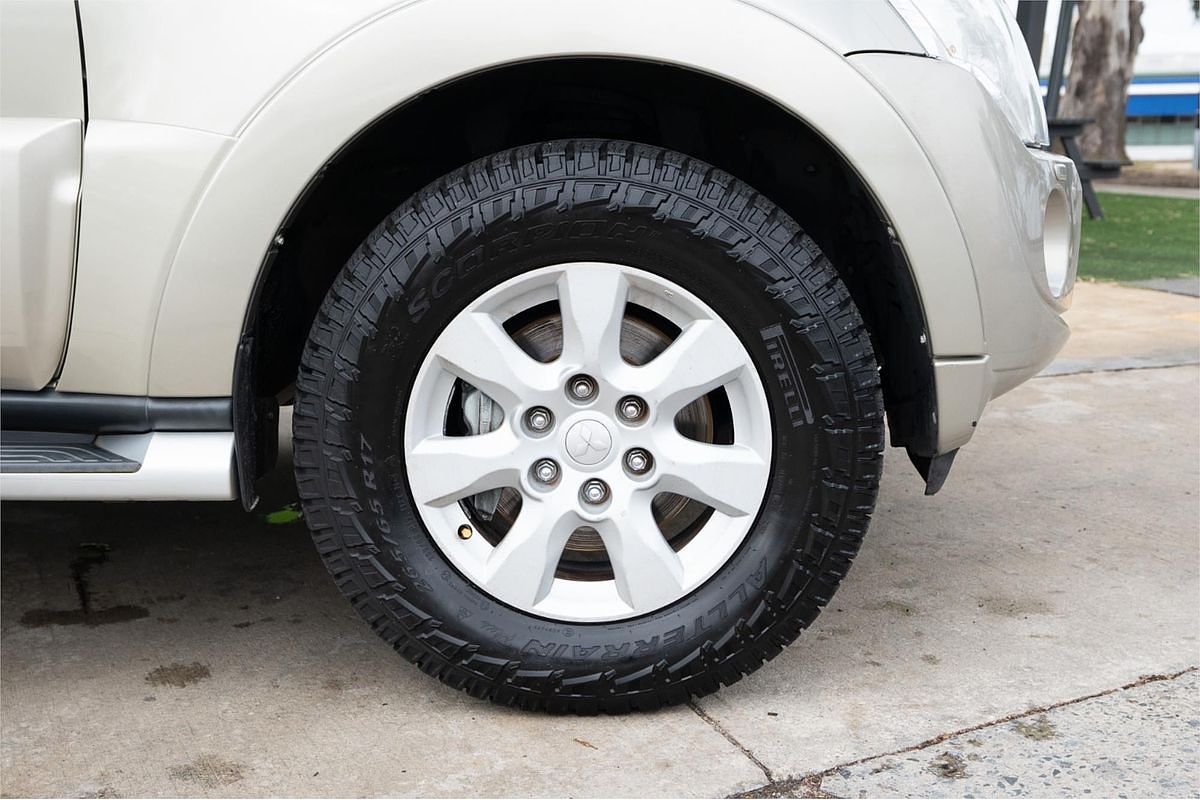 2011 Mitsubishi Pajero GLX NT