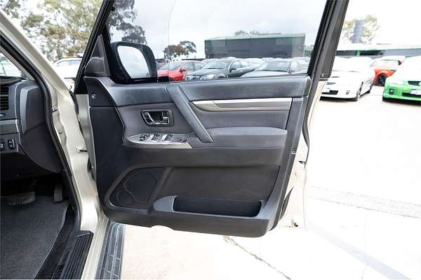 2011 Mitsubishi Pajero GLX NT