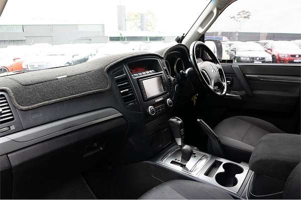 2011 Mitsubishi Pajero GLX NT