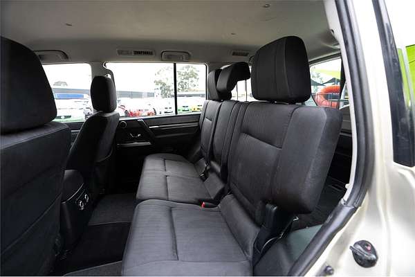 2011 Mitsubishi Pajero GLX NT