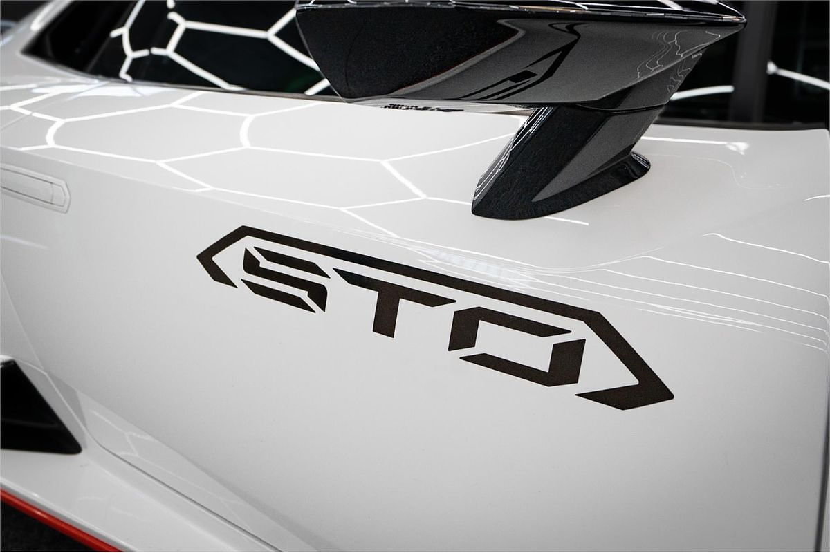 2022 Lamborghini Huracan STO 724