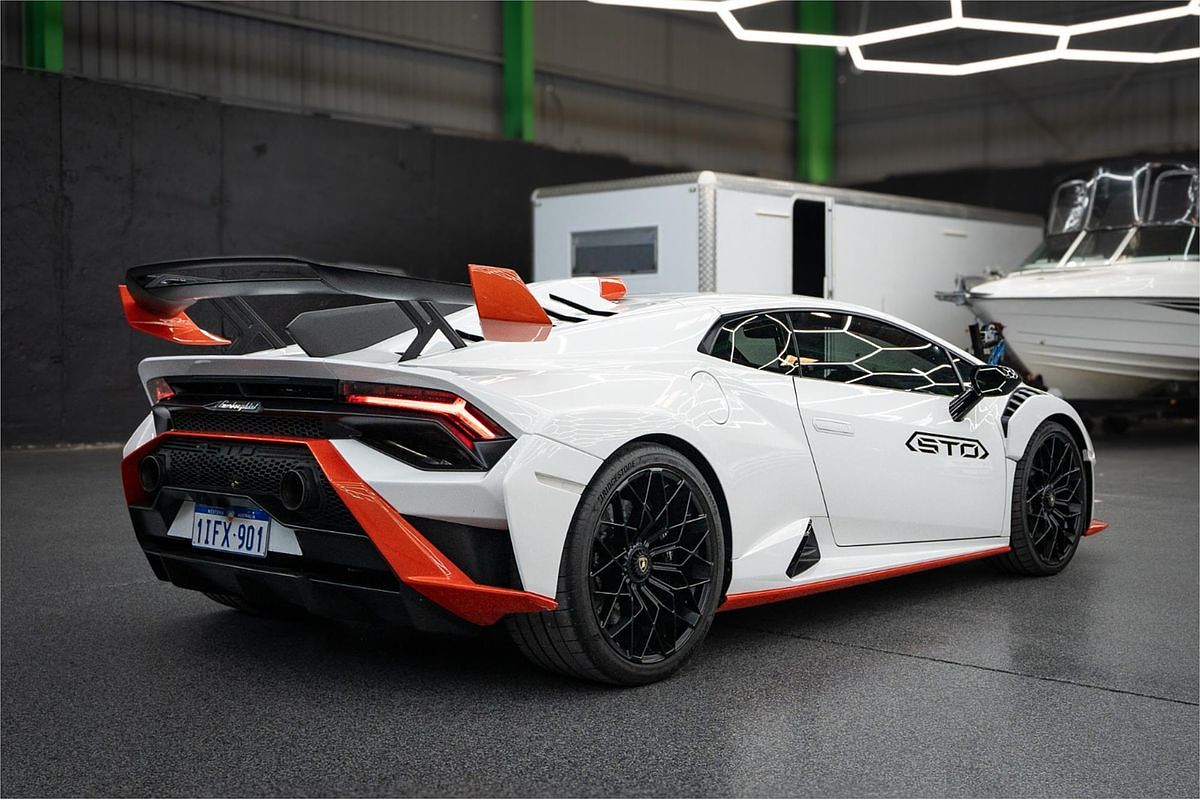 2022 Lamborghini Huracan STO 724