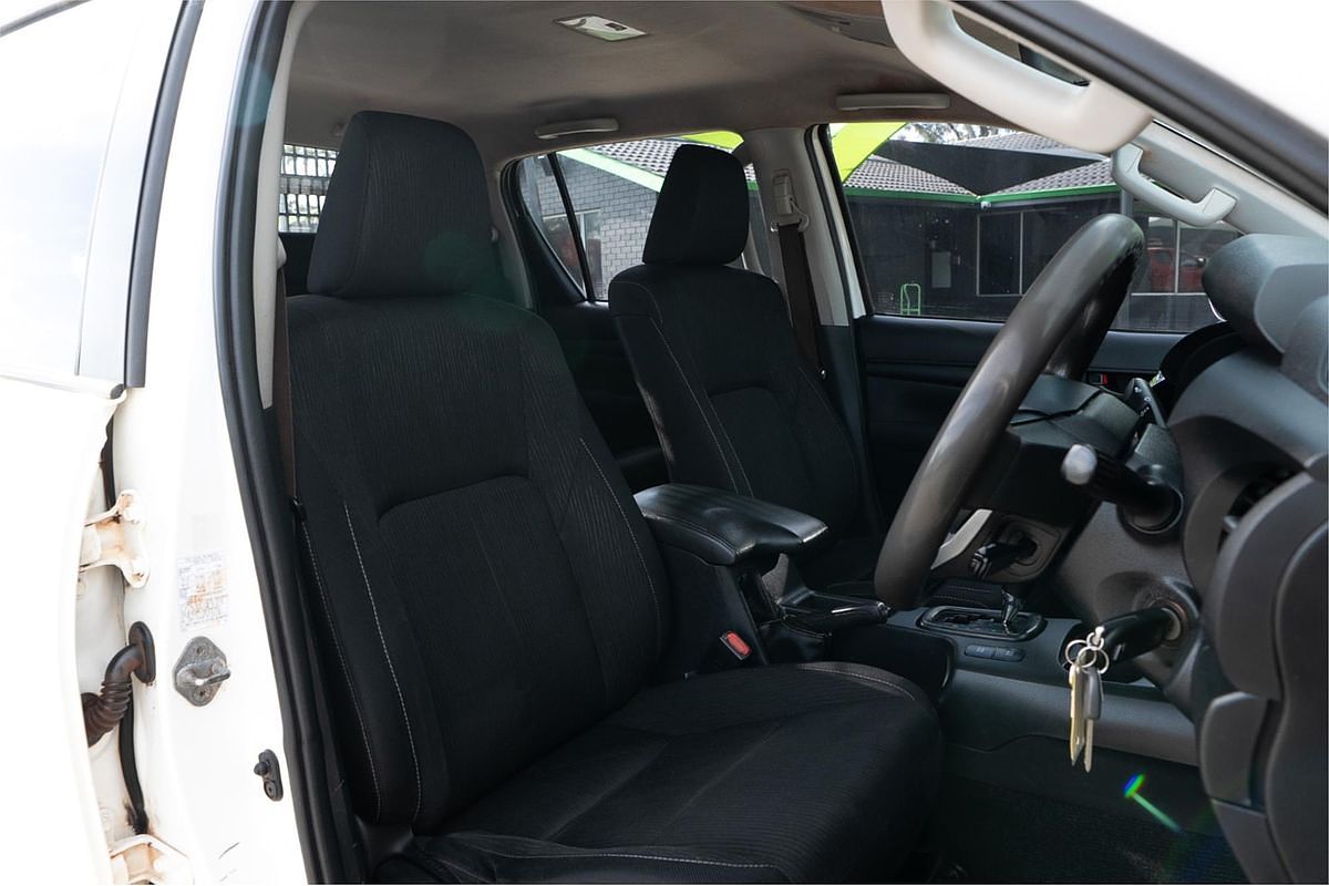 2016 Toyota Hilux SR GUN126R 4X4