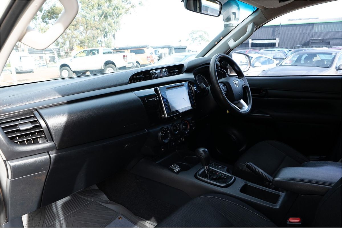 2016 Toyota Hilux SR GUN126R 4X4
