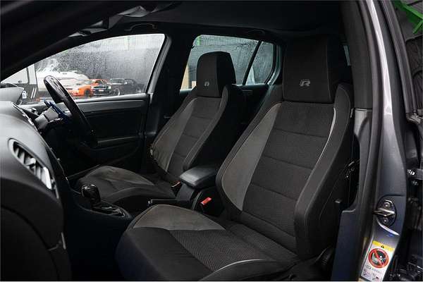 2011 Volkswagen Golf R VI