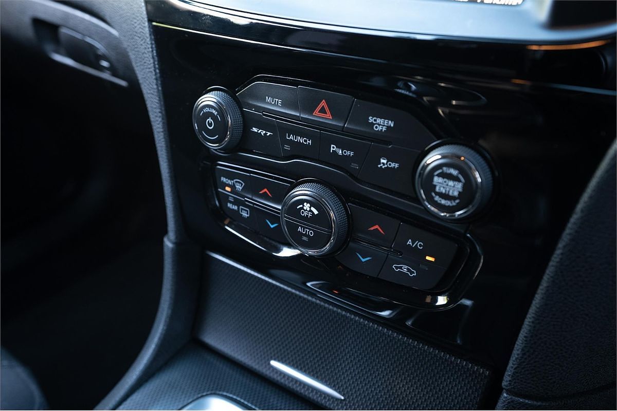 2021 Chrysler 300 SRT Core LX