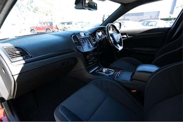 2021 Chrysler 300 SRT Core LX