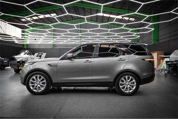 2017 Land Rover Discovery SD4 SE Series 5