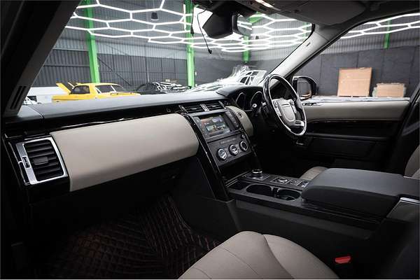 2017 Land Rover Discovery SD4 SE Series 5