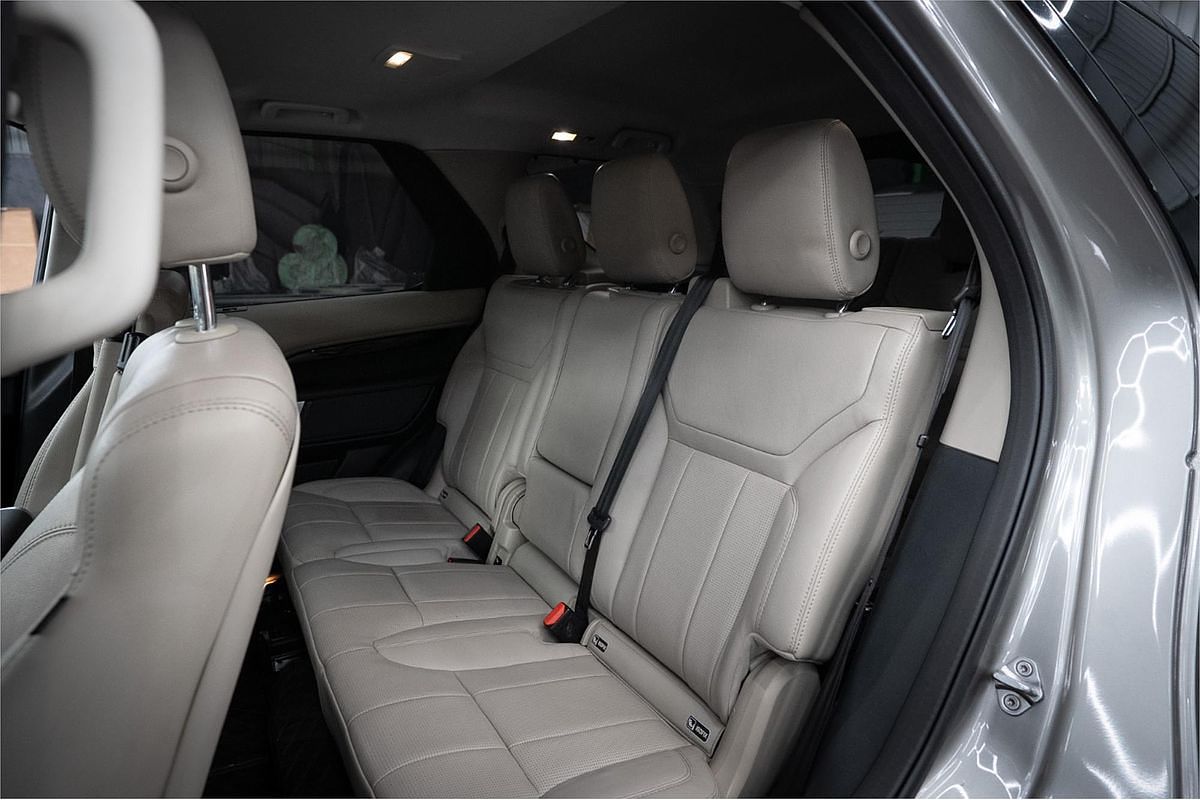 2017 Land Rover Discovery SD4 SE Series 5