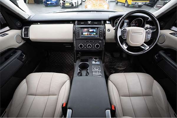 2017 Land Rover Discovery SD4 SE Series 5