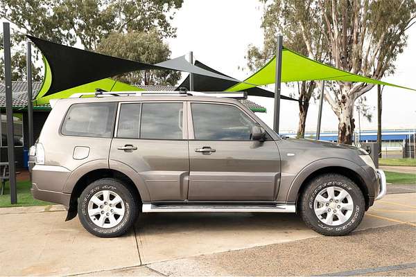 2010 Mitsubishi Pajero GLX NT