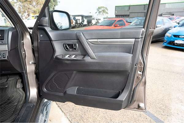 2010 Mitsubishi Pajero GLX NT