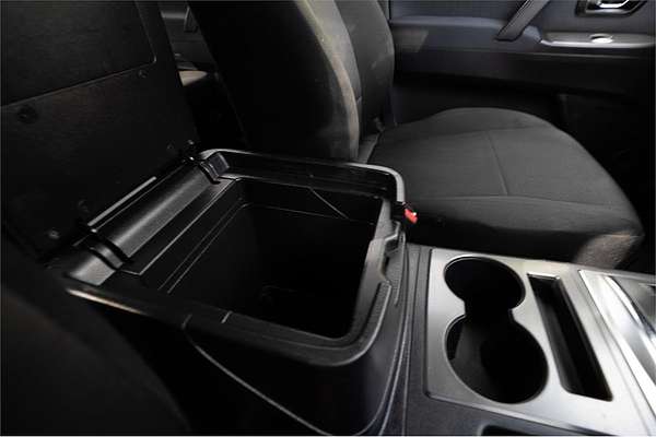2010 Mitsubishi Pajero GLX NT