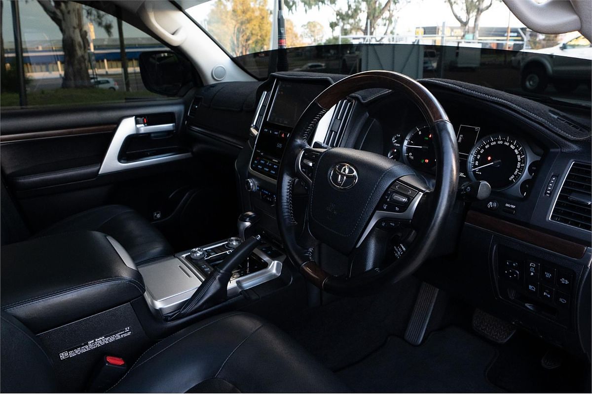 2018 Toyota Landcruiser Sahara VDJ200R