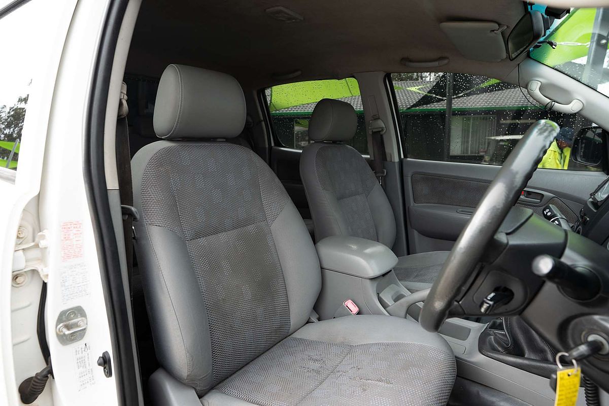 2010 Toyota Hilux SR KUN26R 4X4