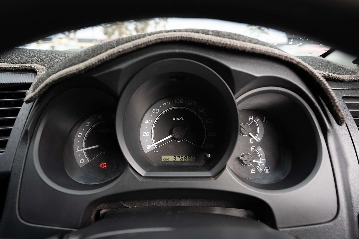 2010 Toyota Hilux SR KUN26R 4X4