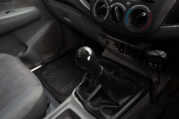 2010 Toyota Hilux SR KUN26R 4X4