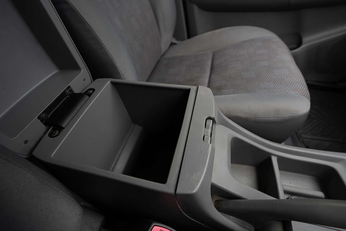 2010 Toyota Hilux SR KUN26R 4X4