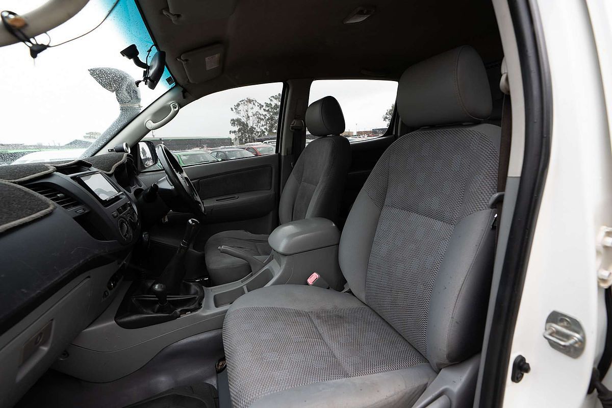 2010 Toyota Hilux SR KUN26R 4X4