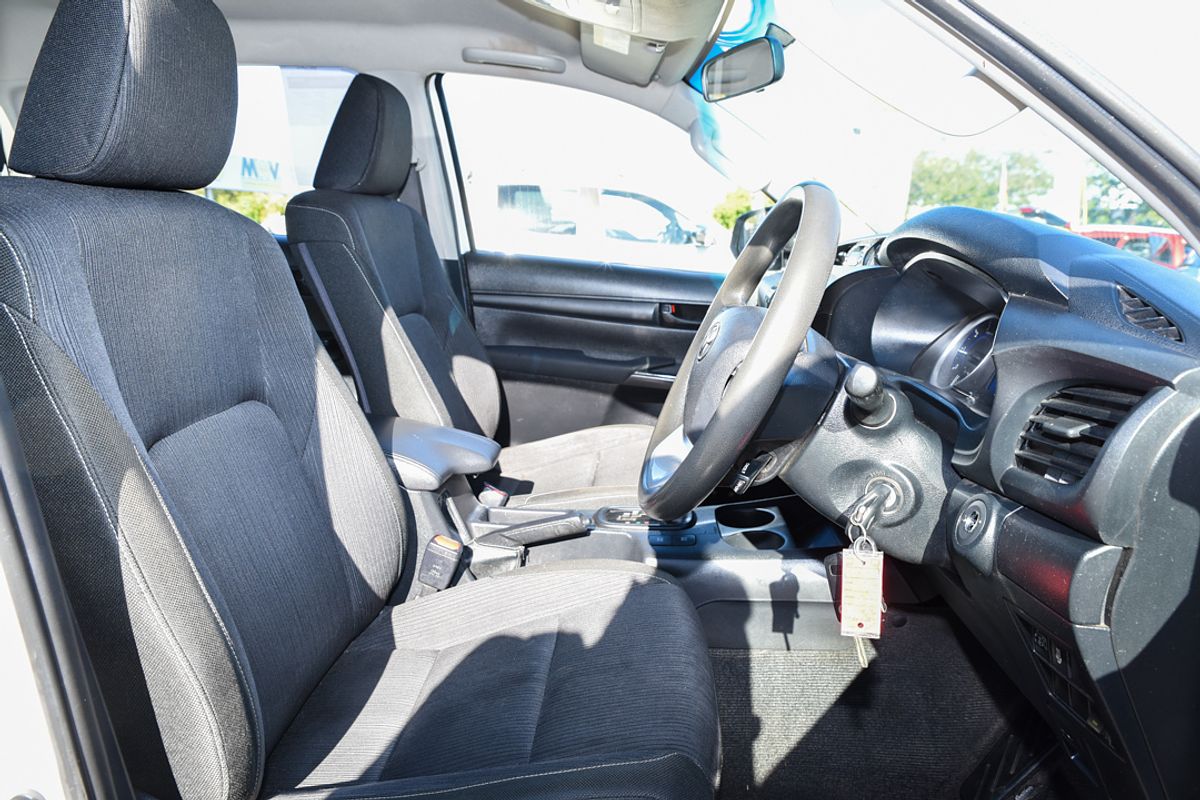 2016 Toyota HILUX SR GUN126R