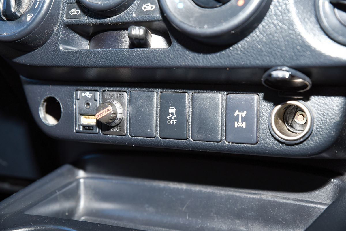 2016 Toyota HILUX SR GUN126R