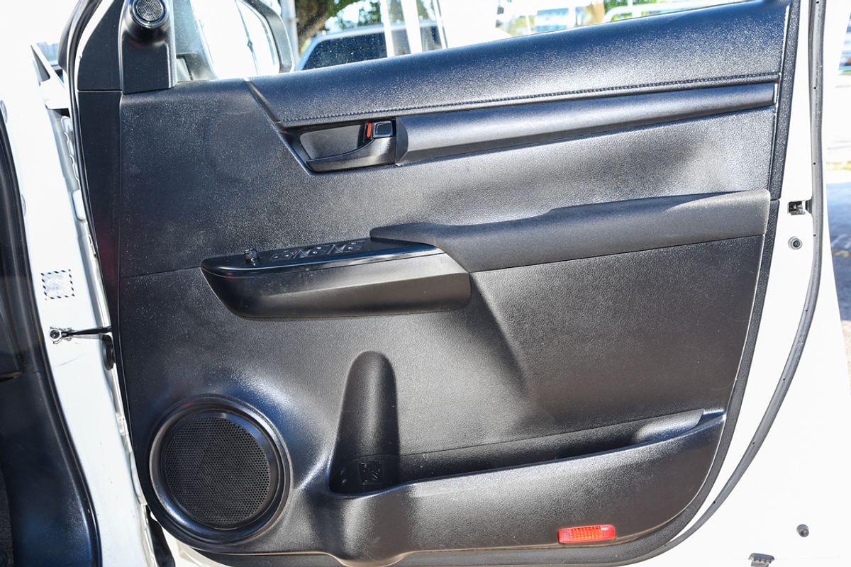 2016 Toyota HILUX SR GUN126R