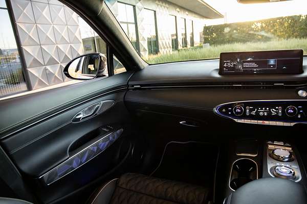 2022 Genesis GV70 3.5T AWD Sport JK.V2