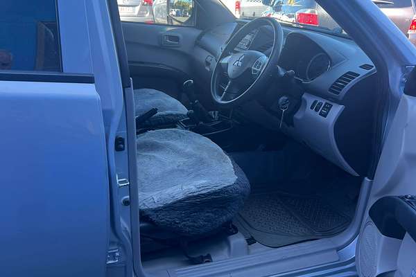 2013 Mitsubishi Triton GLX MN 4X4