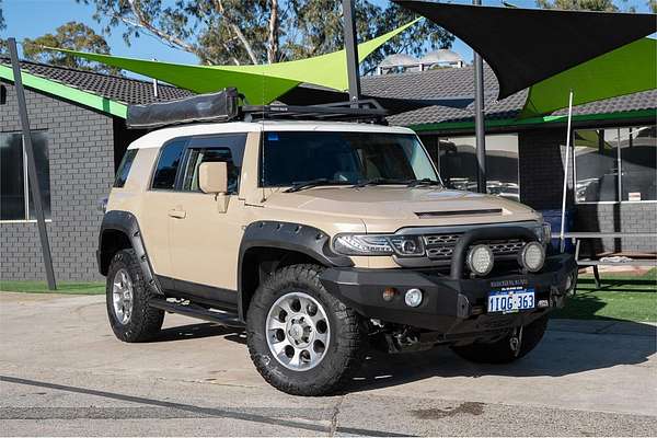 2013 Toyota FJ Cruiser GSJ15R