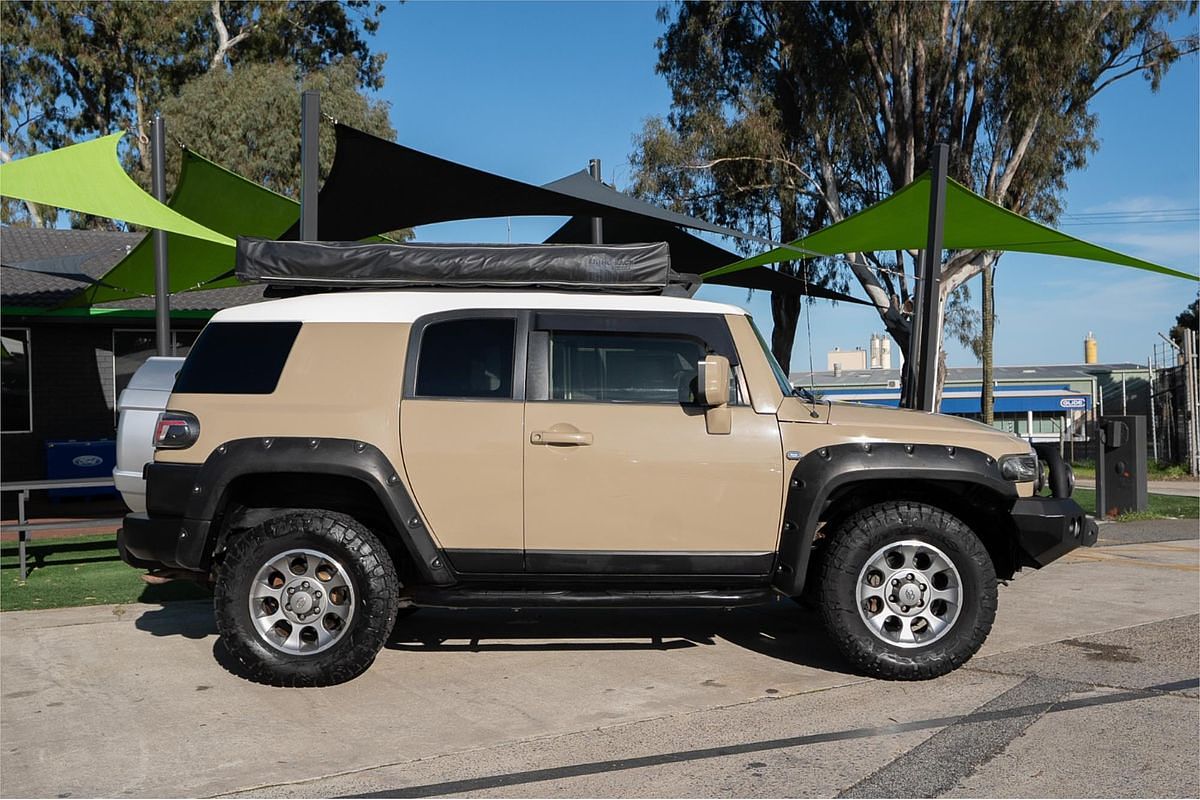 2013 Toyota FJ Cruiser GSJ15R