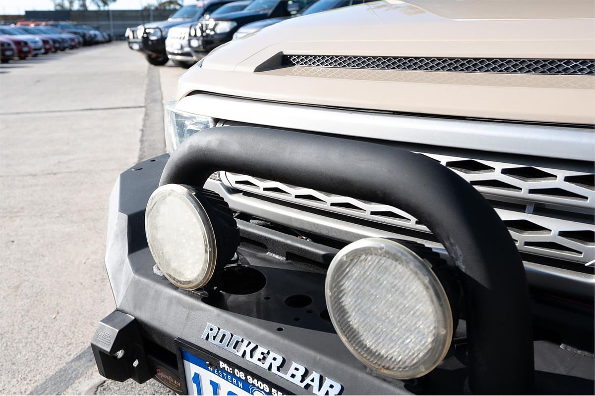 2013 Toyota FJ Cruiser GSJ15R