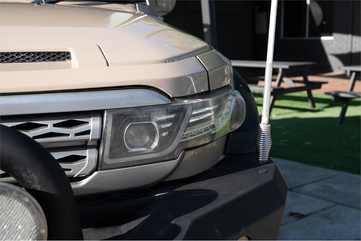 2013 Toyota FJ Cruiser GSJ15R