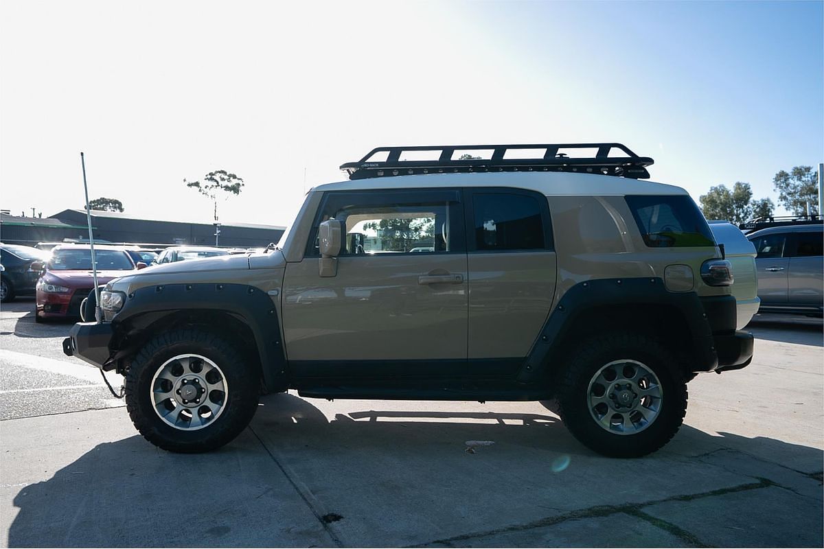 2013 Toyota FJ Cruiser GSJ15R