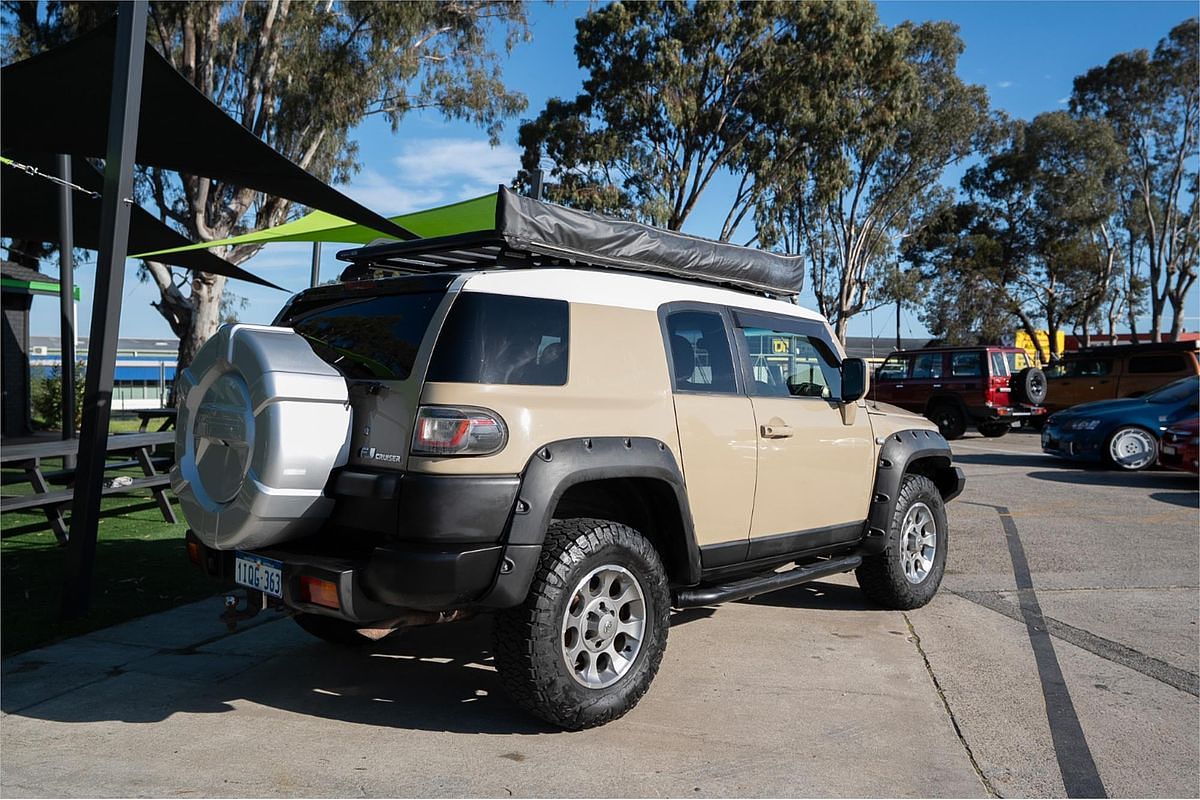 2013 Toyota FJ Cruiser GSJ15R