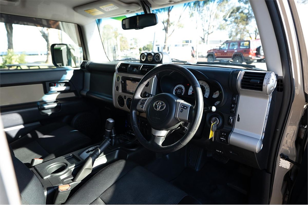 2013 Toyota FJ Cruiser GSJ15R