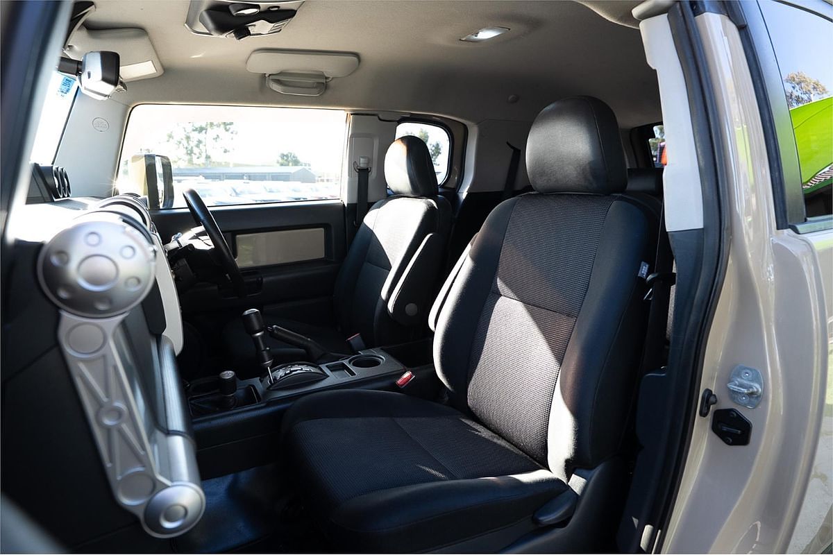 2013 Toyota FJ Cruiser GSJ15R