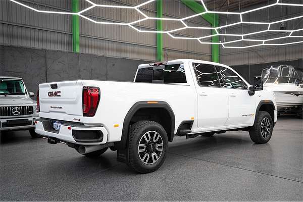 2022 GMC Unknown