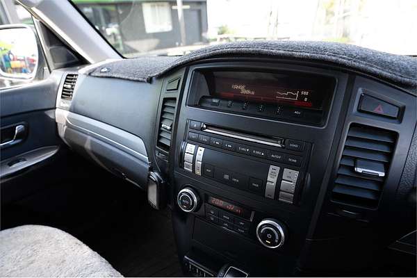 2012 Mitsubishi Pajero GLS NW