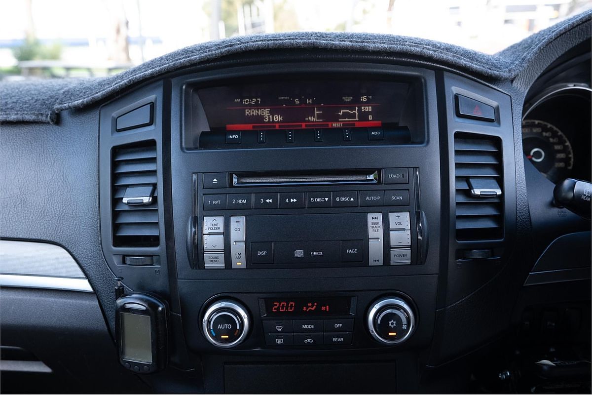 2012 Mitsubishi Pajero GLS NW