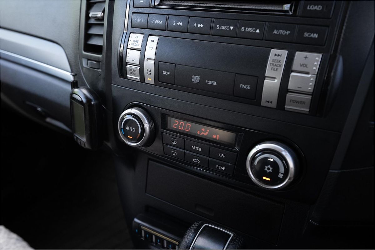 2012 Mitsubishi Pajero GLS NW