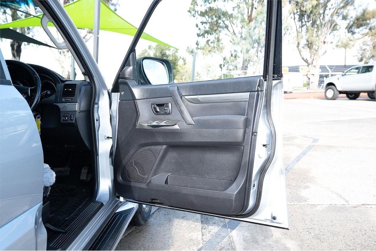 2012 Mitsubishi Pajero GLS NW