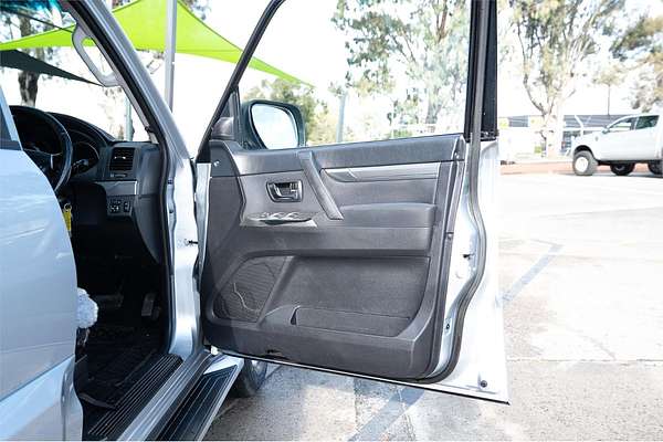 2012 Mitsubishi Pajero GLS NW