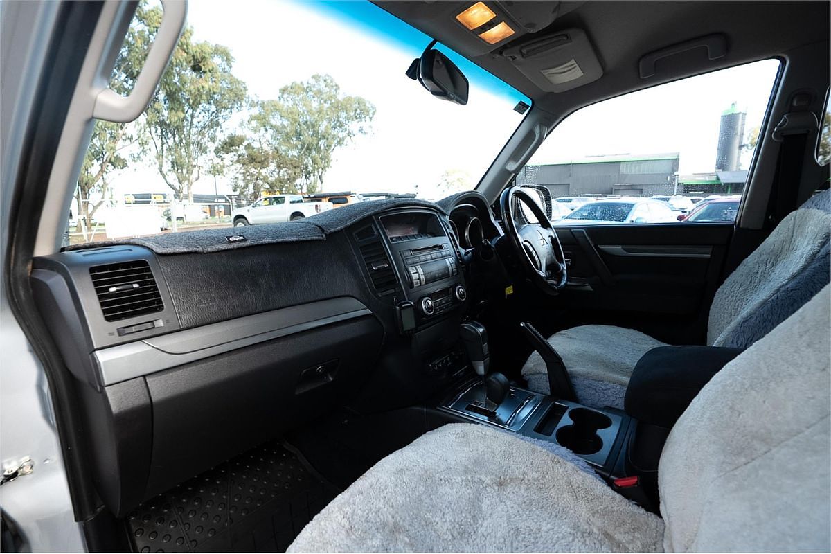 2012 Mitsubishi Pajero GLS NW